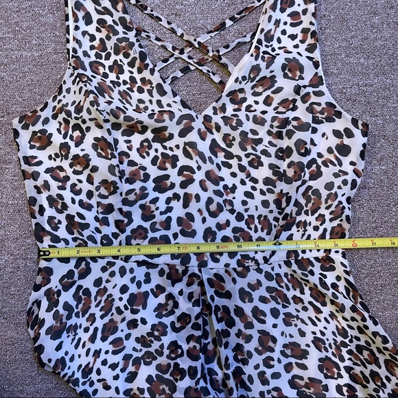 Leopard Print V-Neck Maxi Dress - Picture 8 of 8